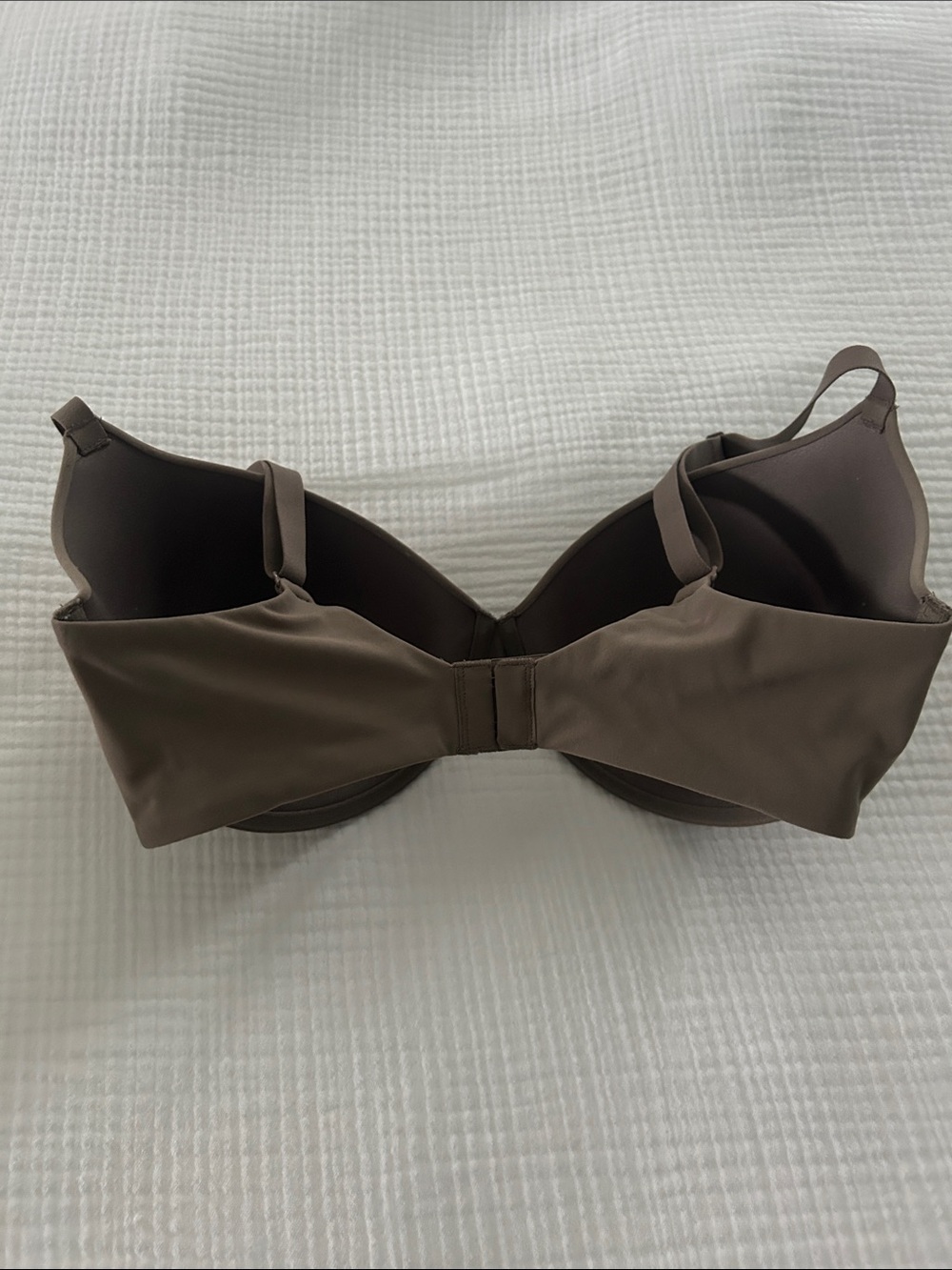 Skims Fits Everybody T-Shirt Bra - Picture 3 of 3